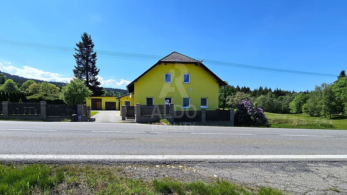 Prodej rodinného domu 111 m², pozemek 18523 m²